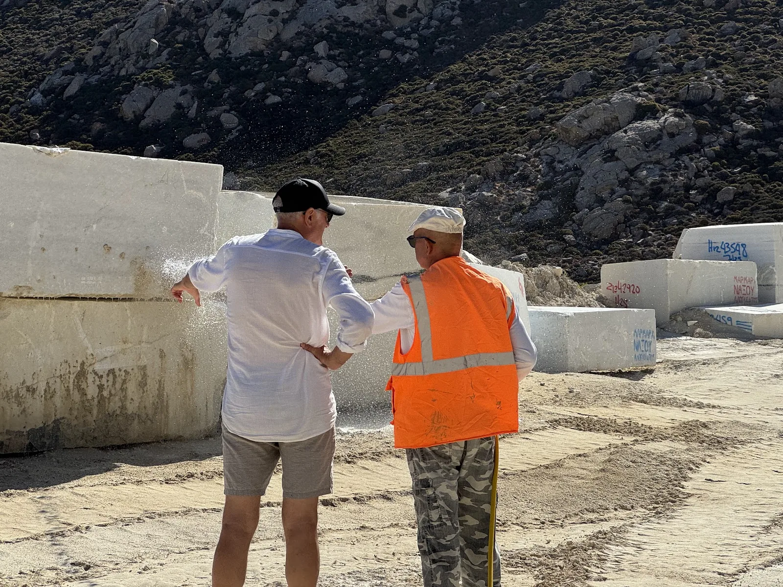 Marble blocks selection at the quarry